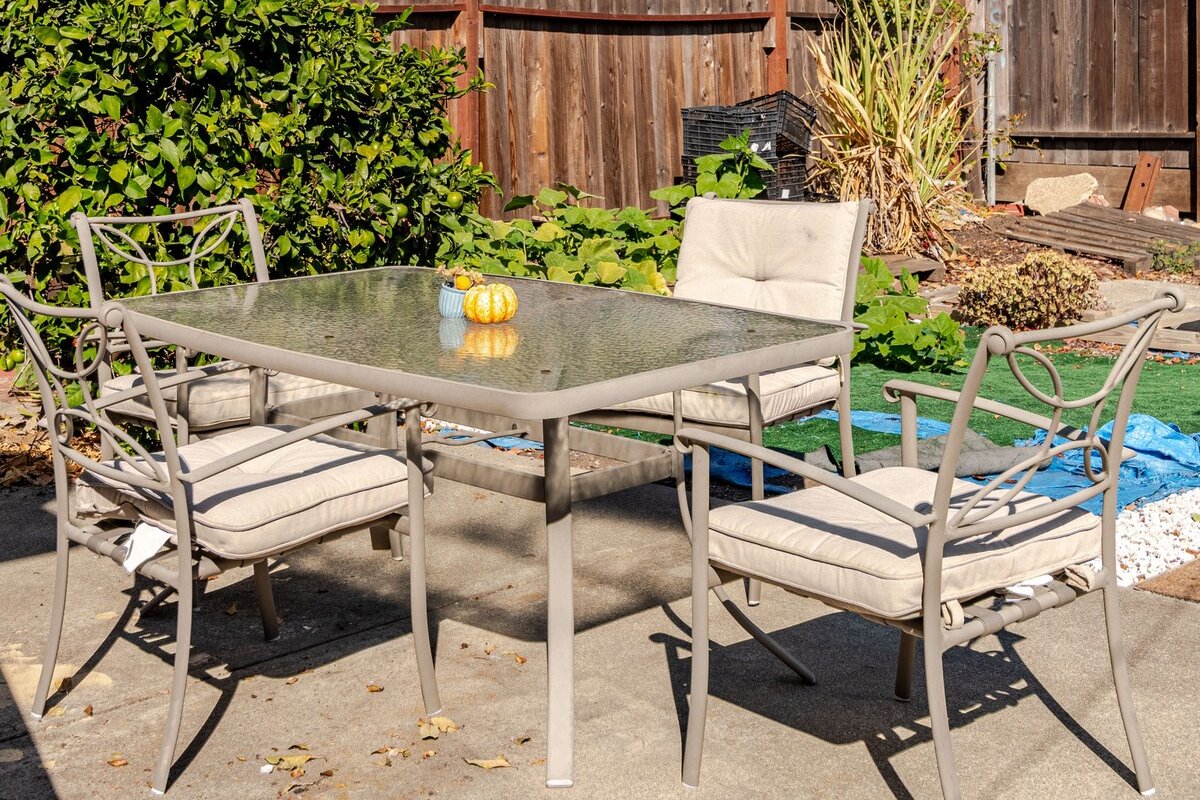 Easy commute! Nice 2 houses 4br 3bath/Parking! gallery image 5