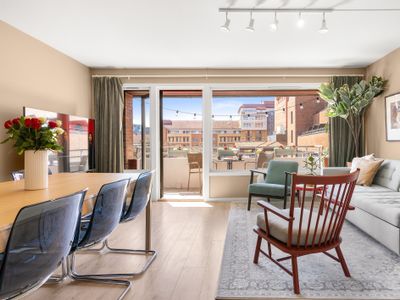 Family-Friendly 4BR • City Center + Free Parking