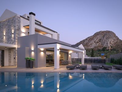 Monti Luxury Villa, with Heated Pool & Hot Tub