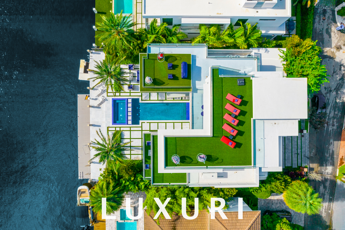 3-Story w/ Rooftop Water Villa Dock/Chef Kitchen