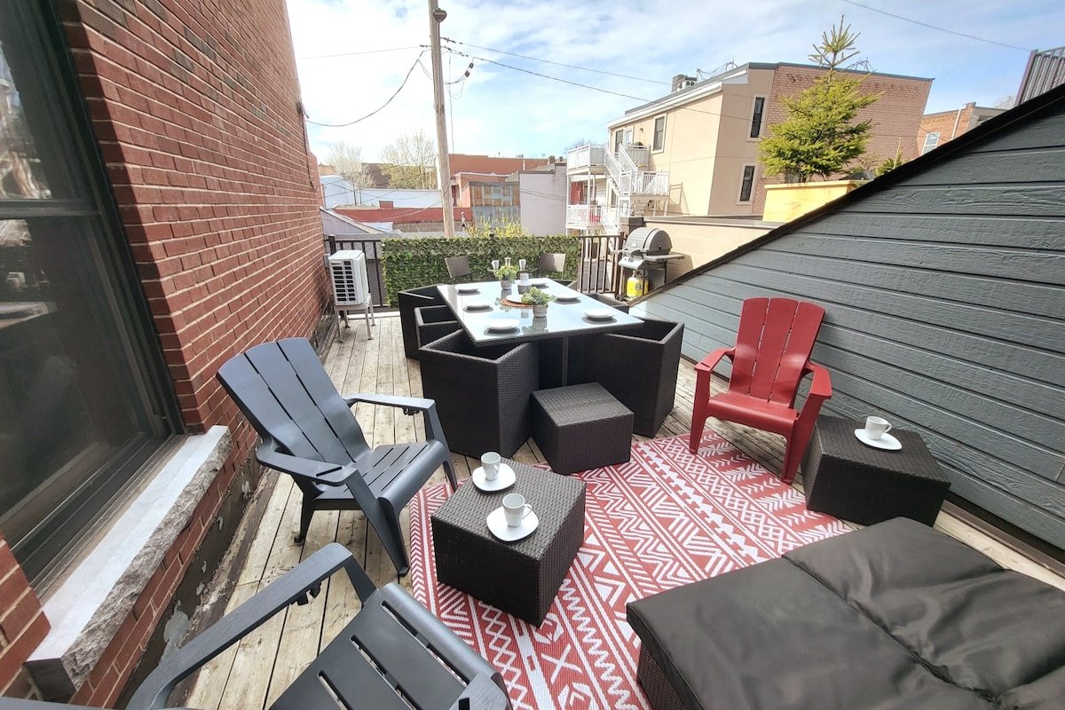 Two Floor Sleeps 18 w/ Huge Terrace gallery image 4