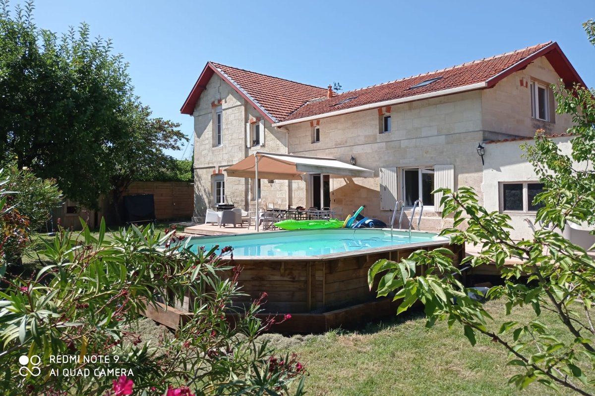 Villa familiale avec piscine à Bordeaux Arena
