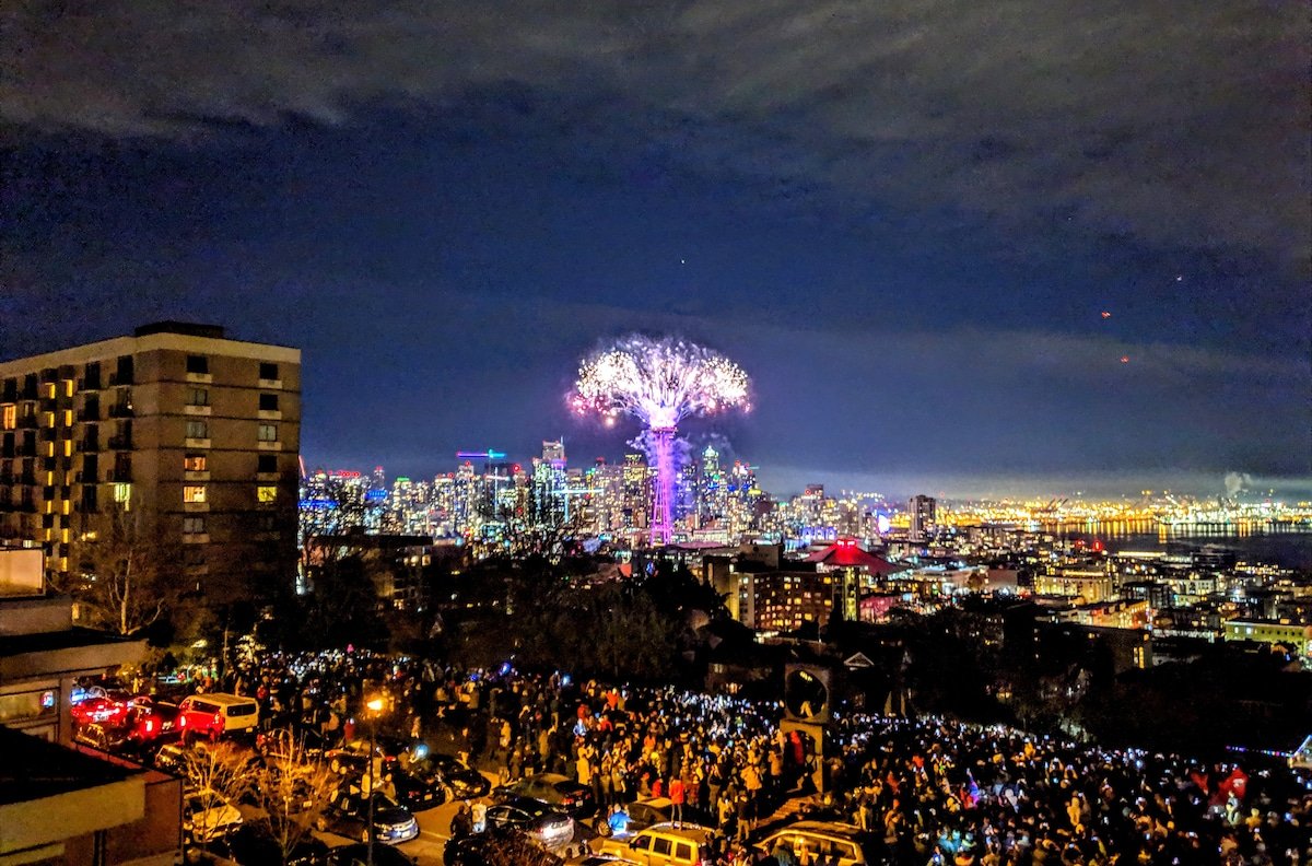 “The” Seattle View & 5-Star Luxury gallery image 3