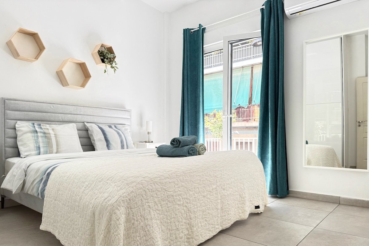 P&P | Entire Private Building • Rooftop Jacuzzi gallery image 3