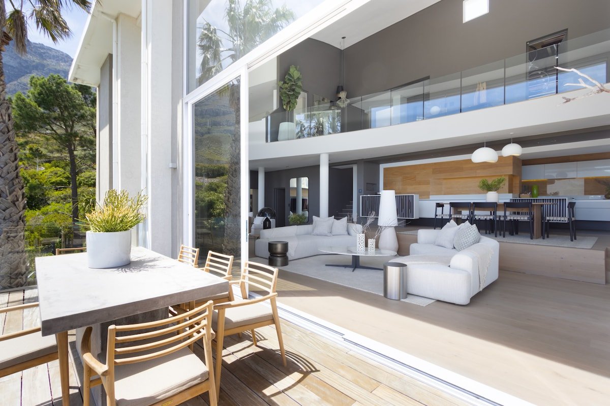 LUXE Camps Bay Aqua Villa Penthouse gallery image 4