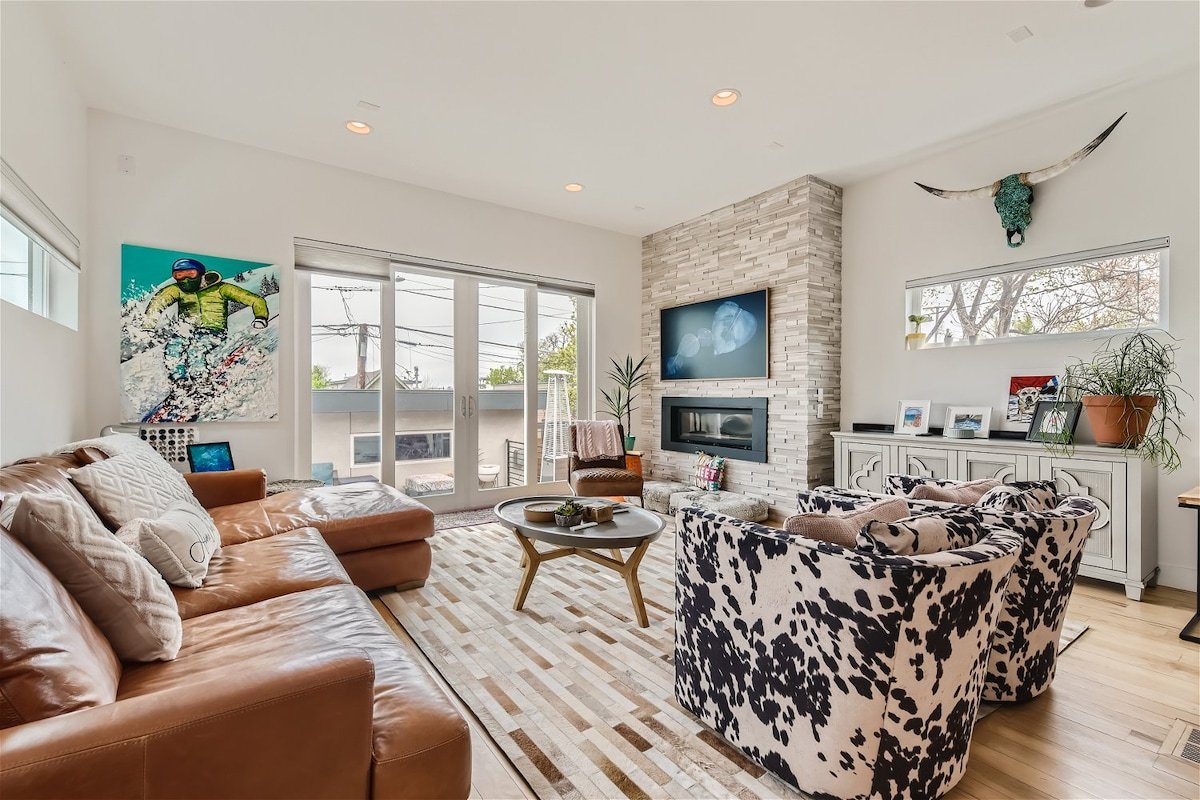 Modern home in LoHi w/ Patio gallery image 2