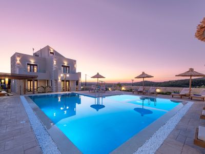 Ivoni Villa, an Iconic Summer Retreat