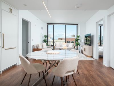 Back-Bay 2BR Downtown & Parking 9100