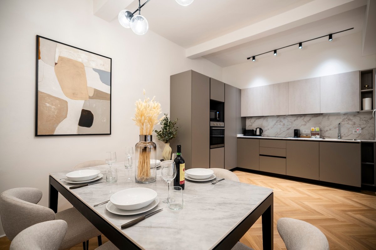 [Duomo] Elegante appartamento con vista Duomo gallery image 4