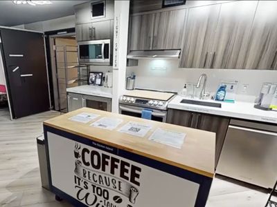 LVStripHouse JC408 + JC406 Modern 3BD/3BA Condo Sleeps 14