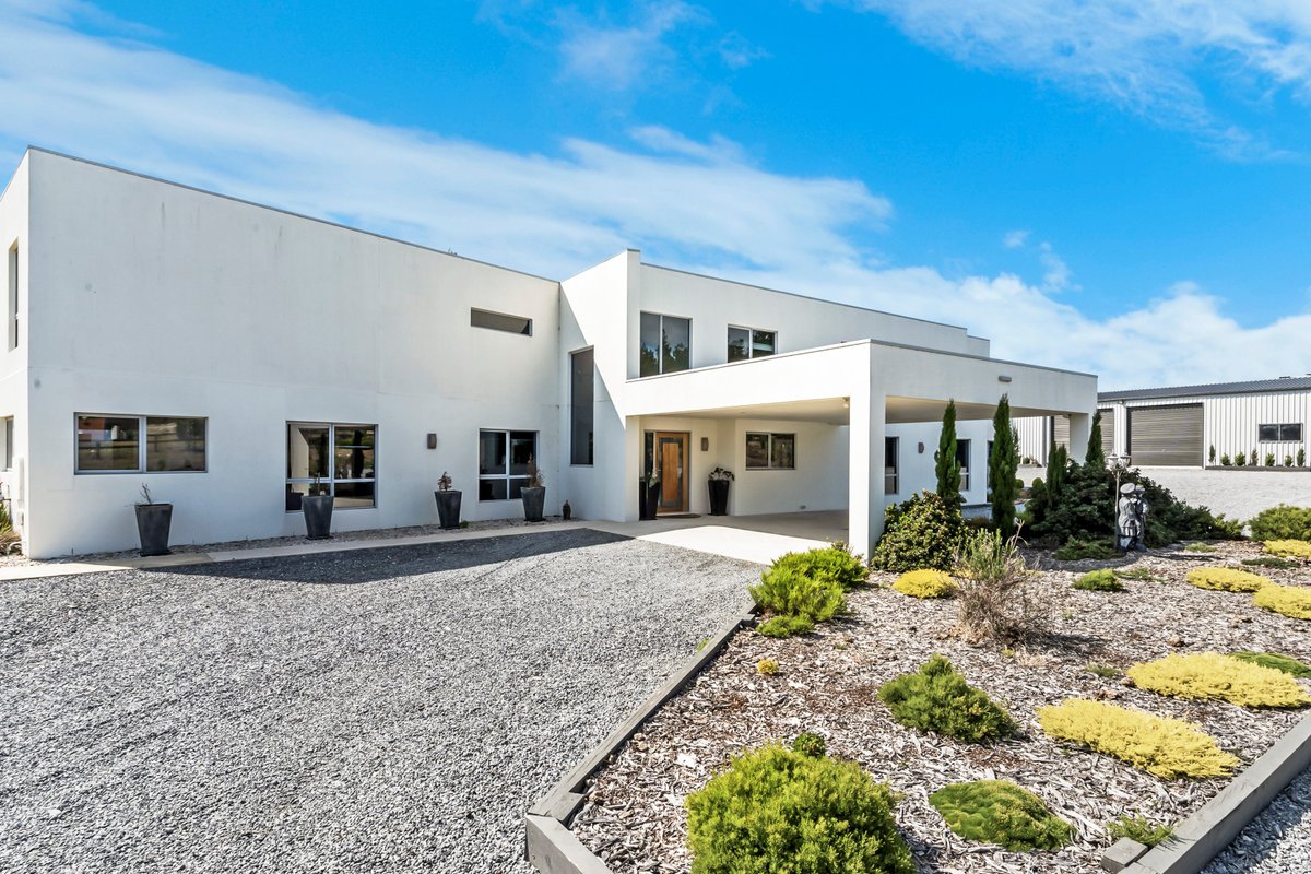 Paradise Point – Tamar Valley w/ heated pool