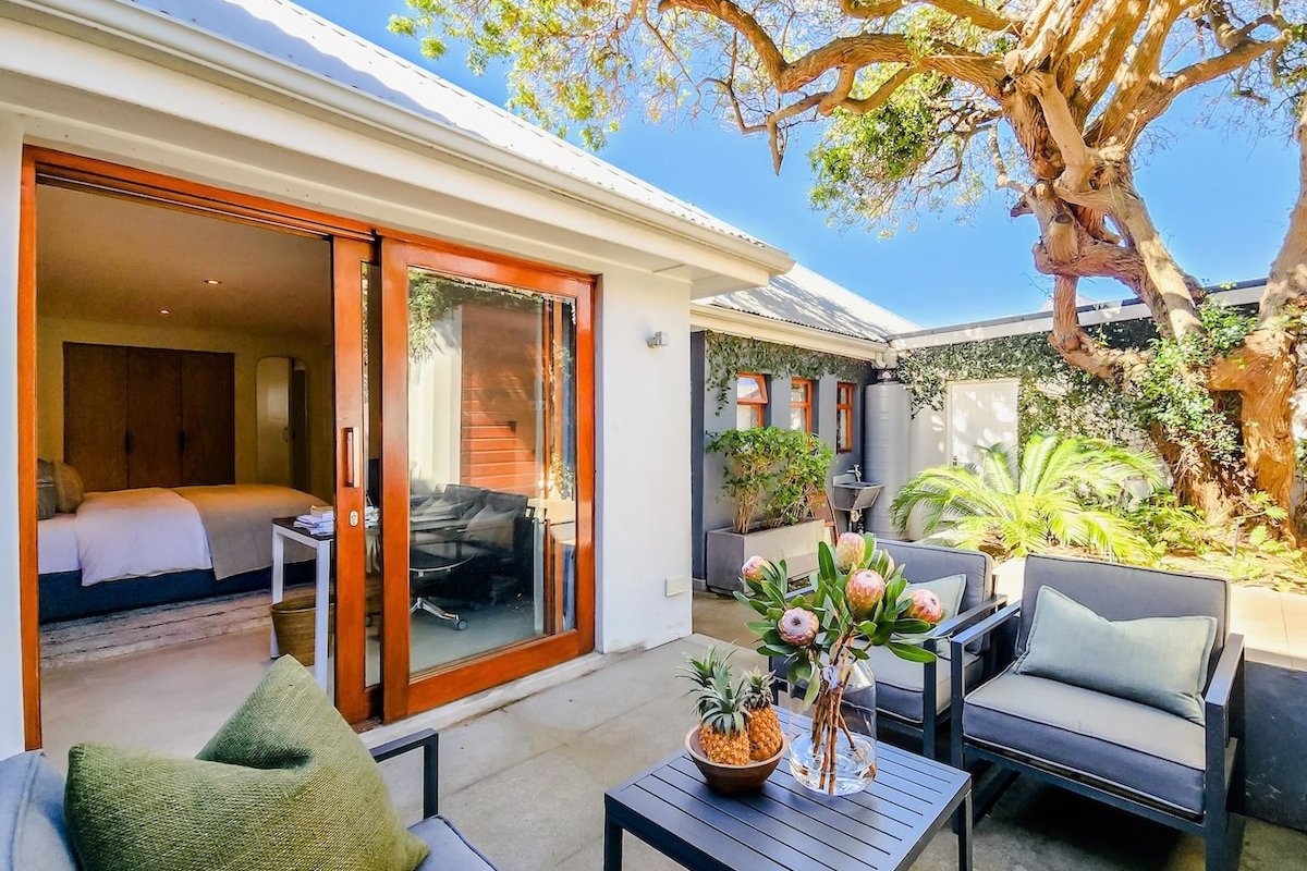 Luxury Villa with City & Ocean views, Pool & Sauna gallery image 5