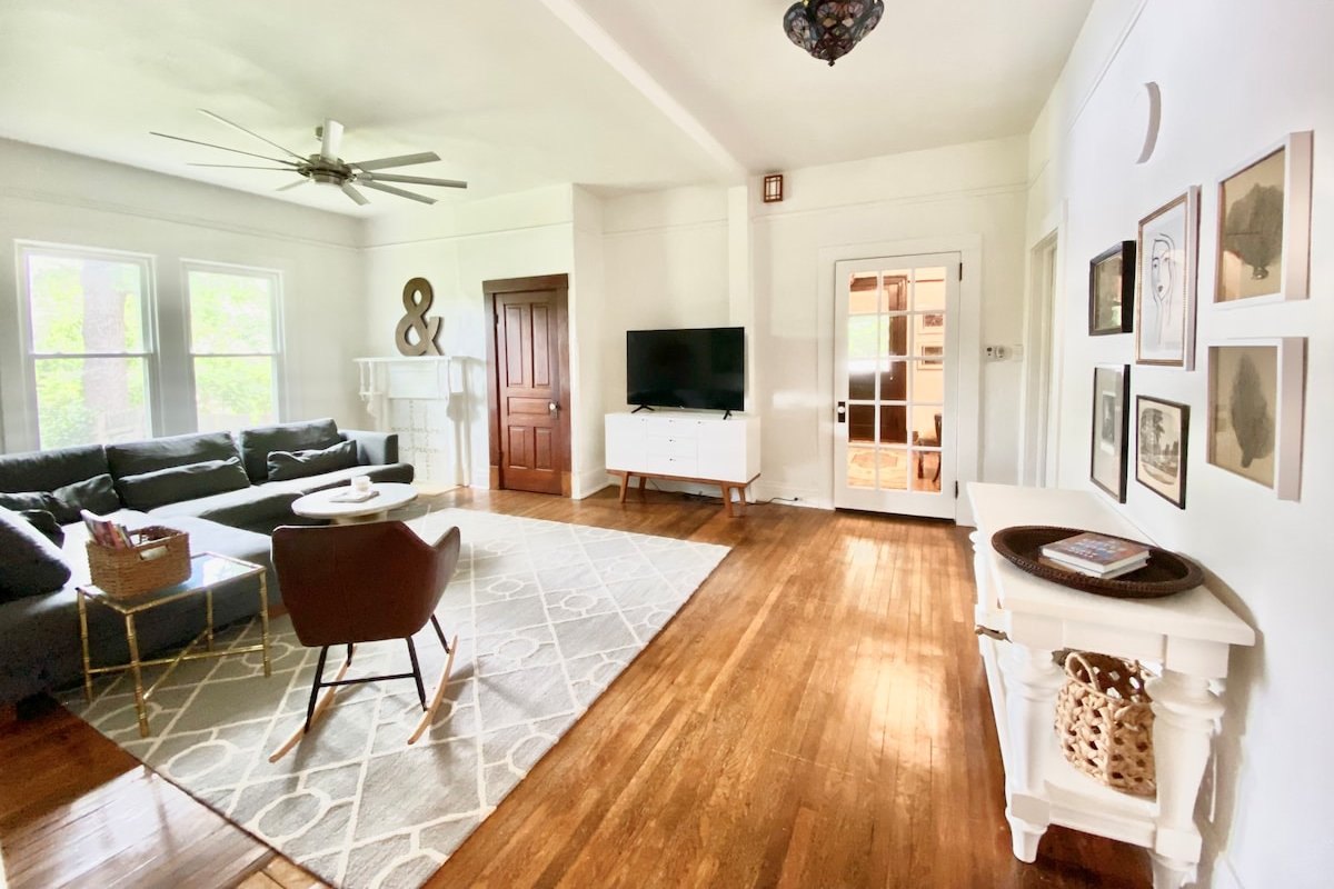 5 bedrooms, Historic home, Fire pit, Dog Friendly gallery image 3