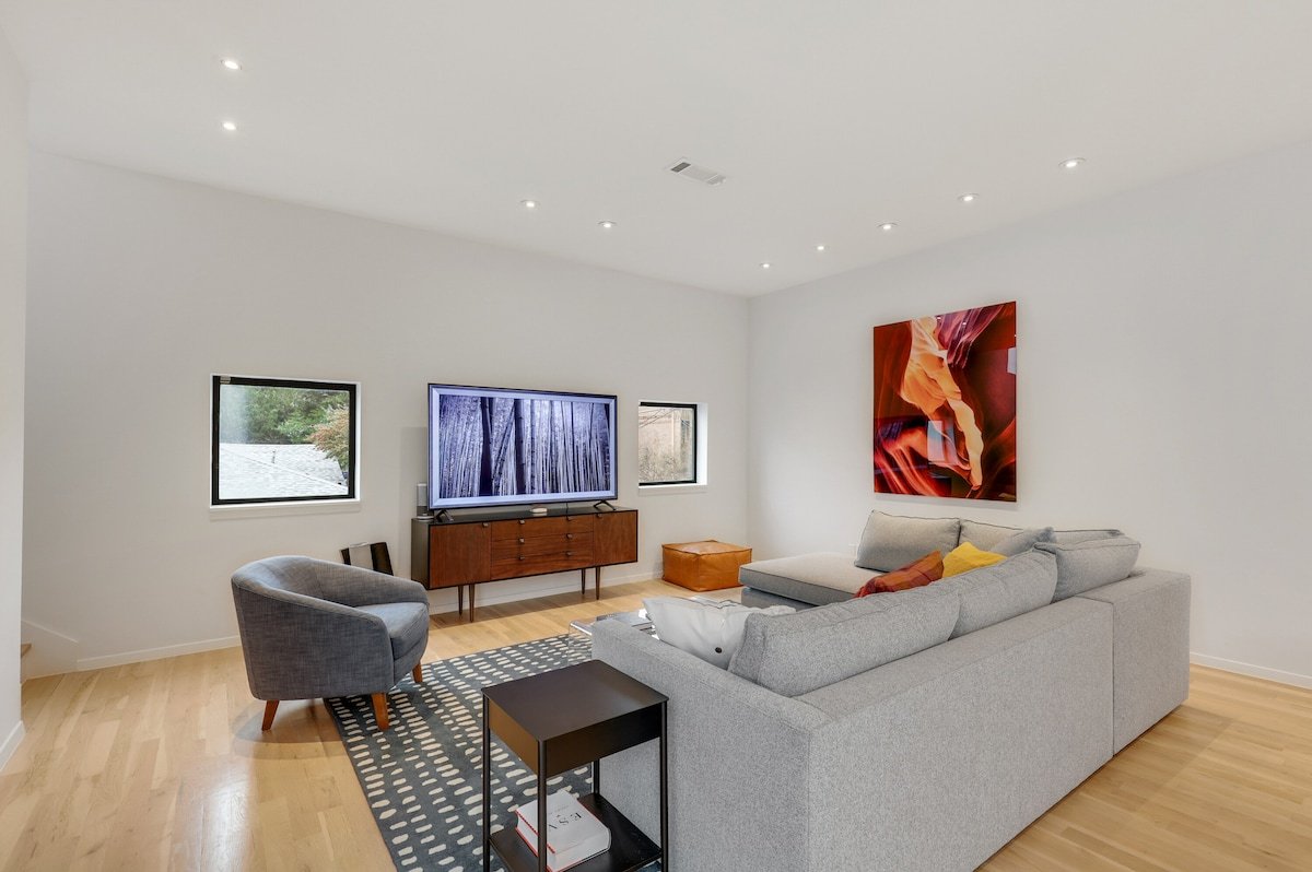 SMU Vibrant Urban Retreat-Center of Dallas +L2 EV gallery image 4