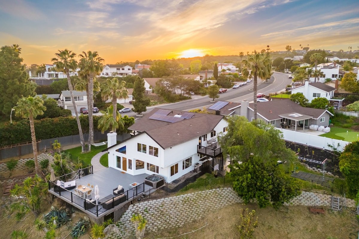 Remodeled Estate, City/Bay View, Fireworks,Jacuzzi gallery image 5