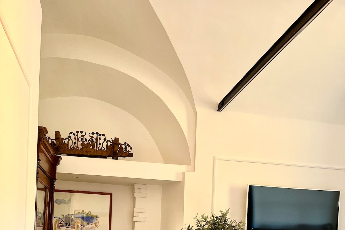 DomusColosseo a Charming 1890s Refectory gallery image 5