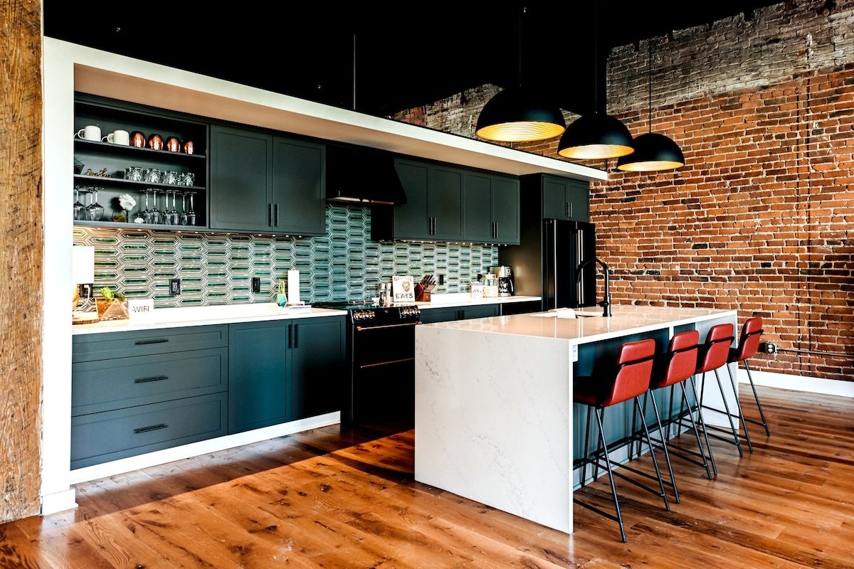 Luxury Loft w/ City View – 1 block from Broadway gallery image 5