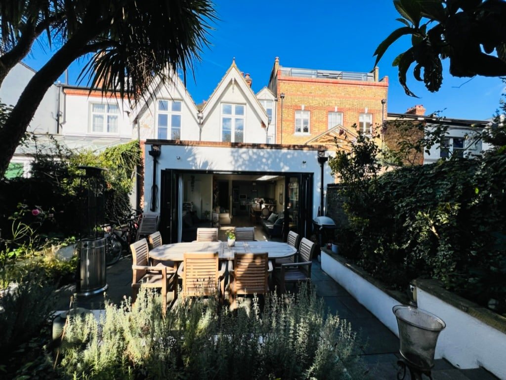 Wimbledon Tennis Retreat + London Holiday Home gallery image 2