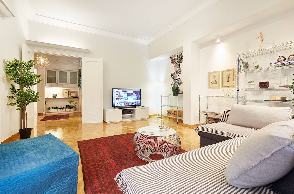 Chloe Boutique Apartments Metropolis gallery image 4