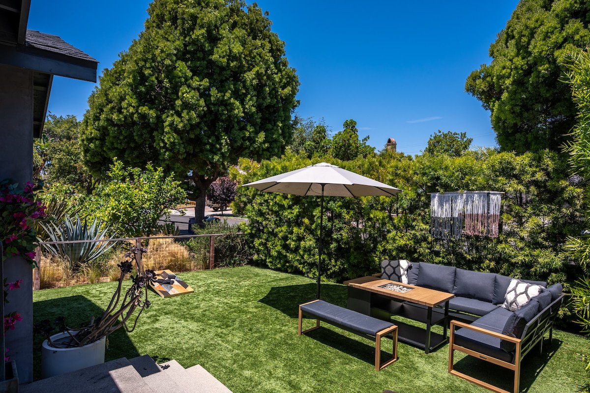 West LA Gem | Hot Tub, Outdoor Dining & Fire Pit+ gallery image 5
