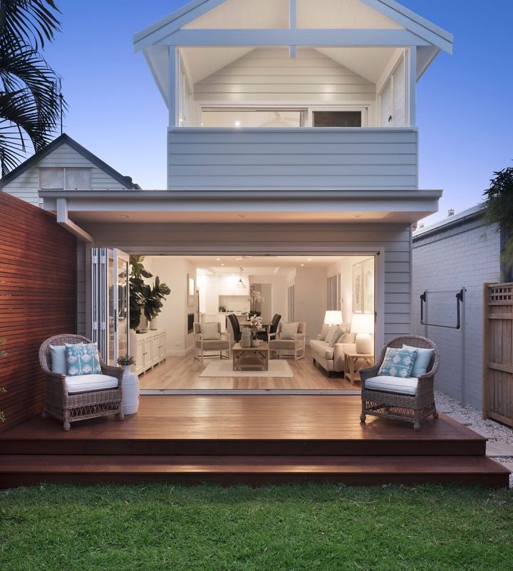 Seabreeze 4 bedroom home 1 minute walk to beach gallery image 2