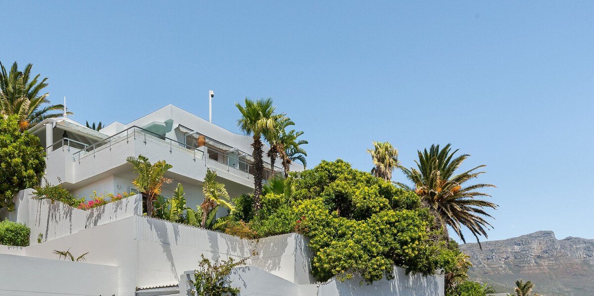 Sea of sunset – stylish & views!