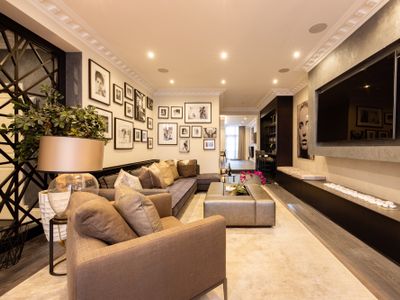 *Harrods-Facing Super Luxury: 2BR, 2BA, 180sqm*