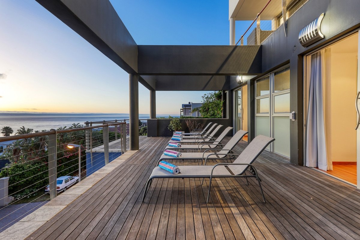 Strathmore House -Multi-level Villa, Pool, Jacuzzi gallery image 2