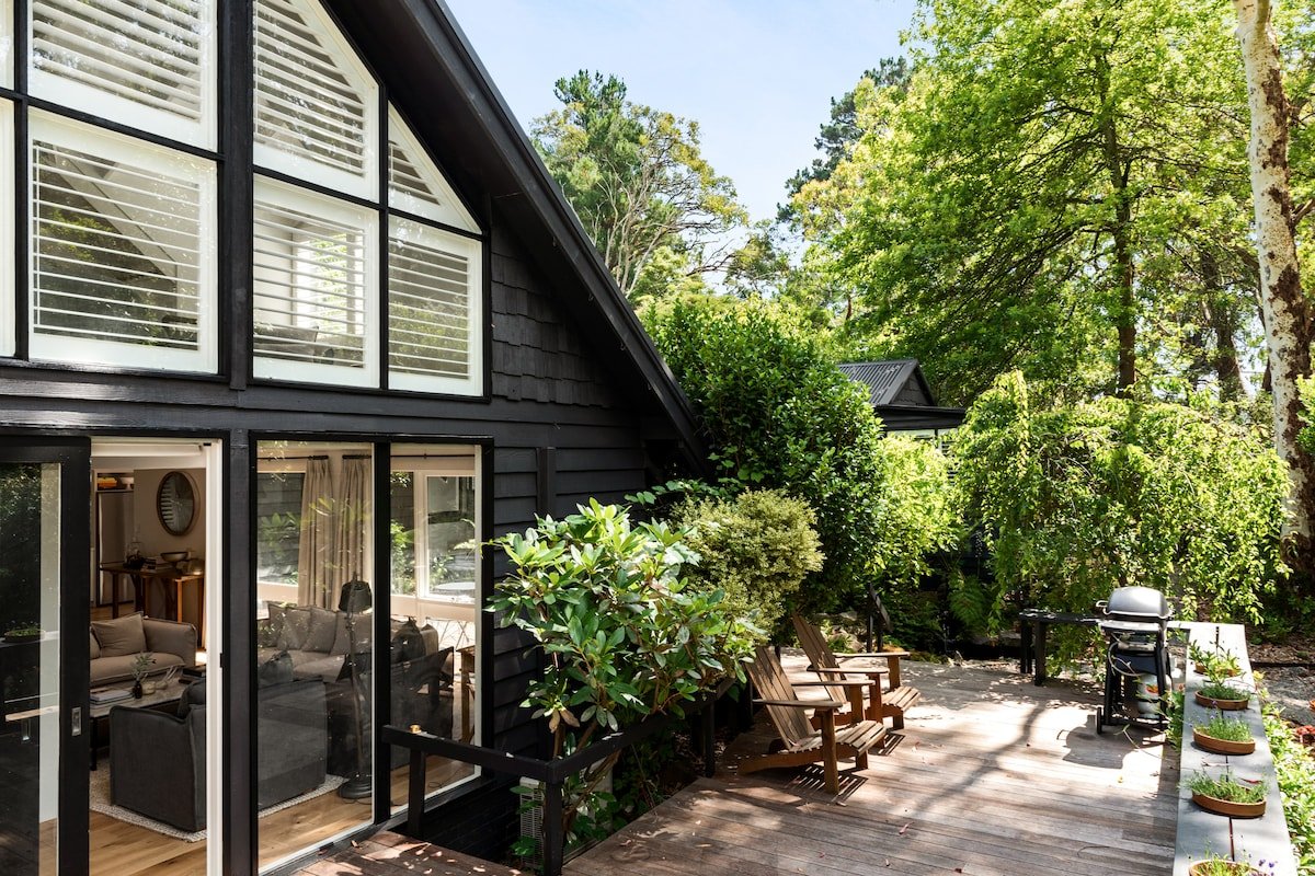 “Gable House” – Red Hill South gallery image 2