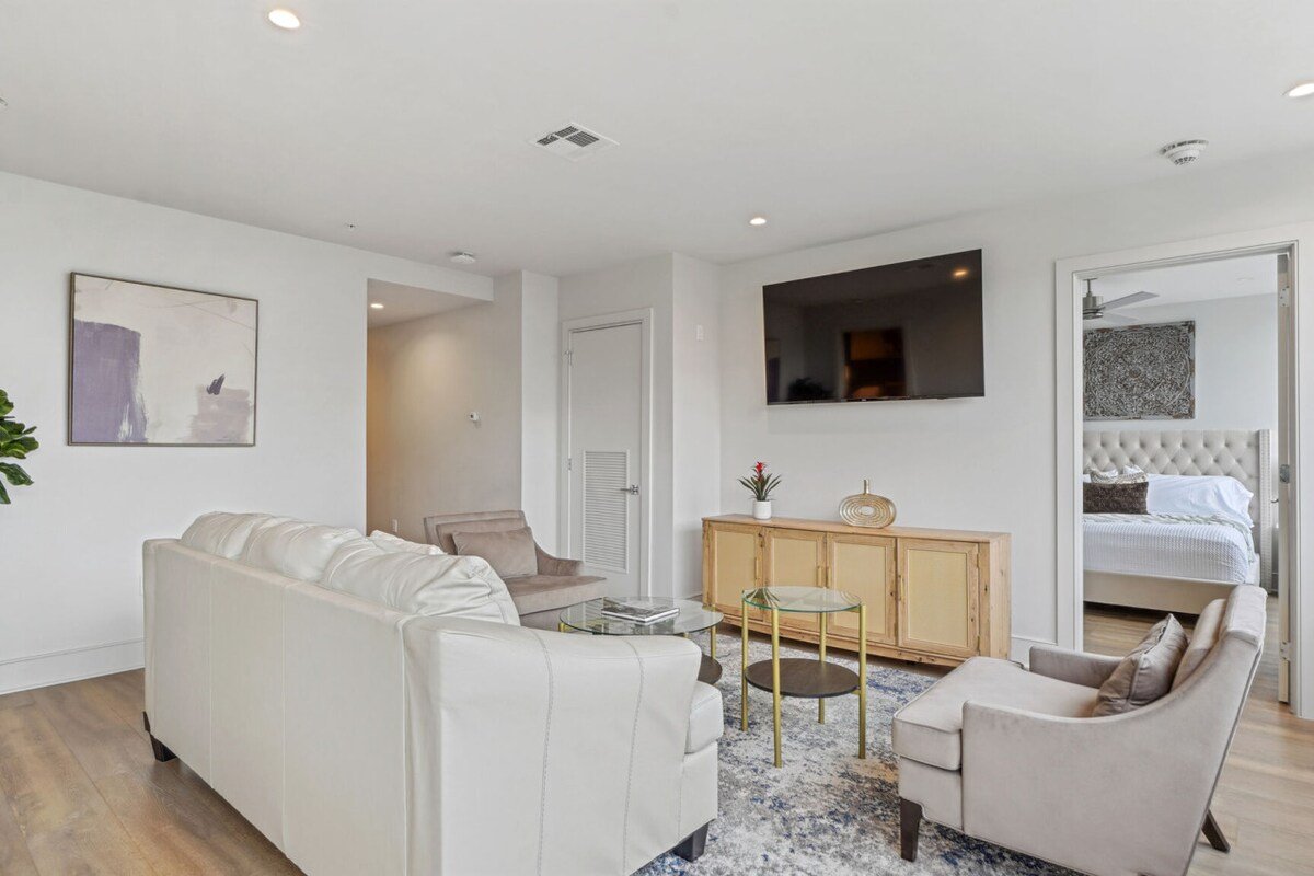 Stylish Unit near French Quarter & Superdome gallery image 4