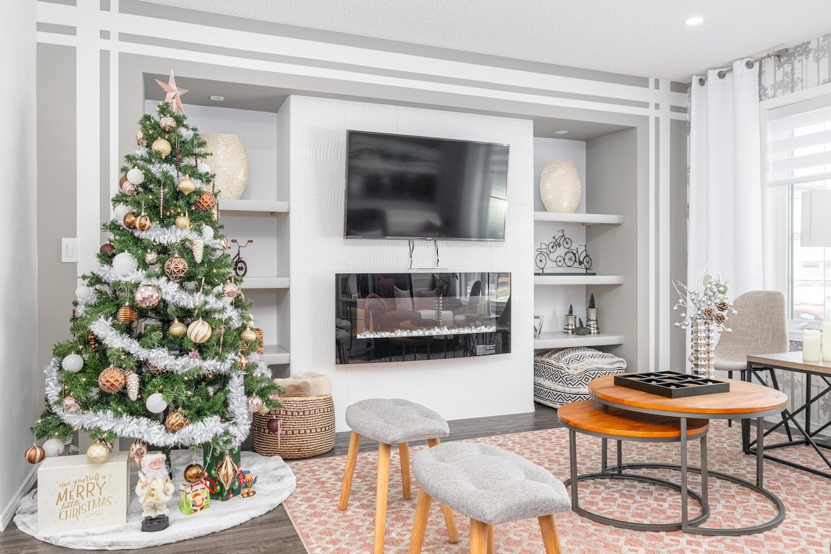 Modern house, Close to All Amenities in South WPG gallery image 2