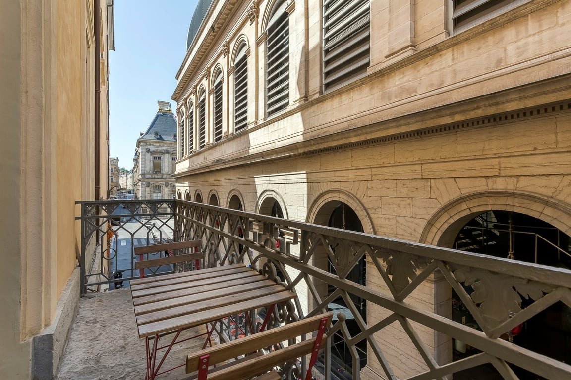 Charlie – Furnished apartment 260m² Downtown Lyon gallery image 5