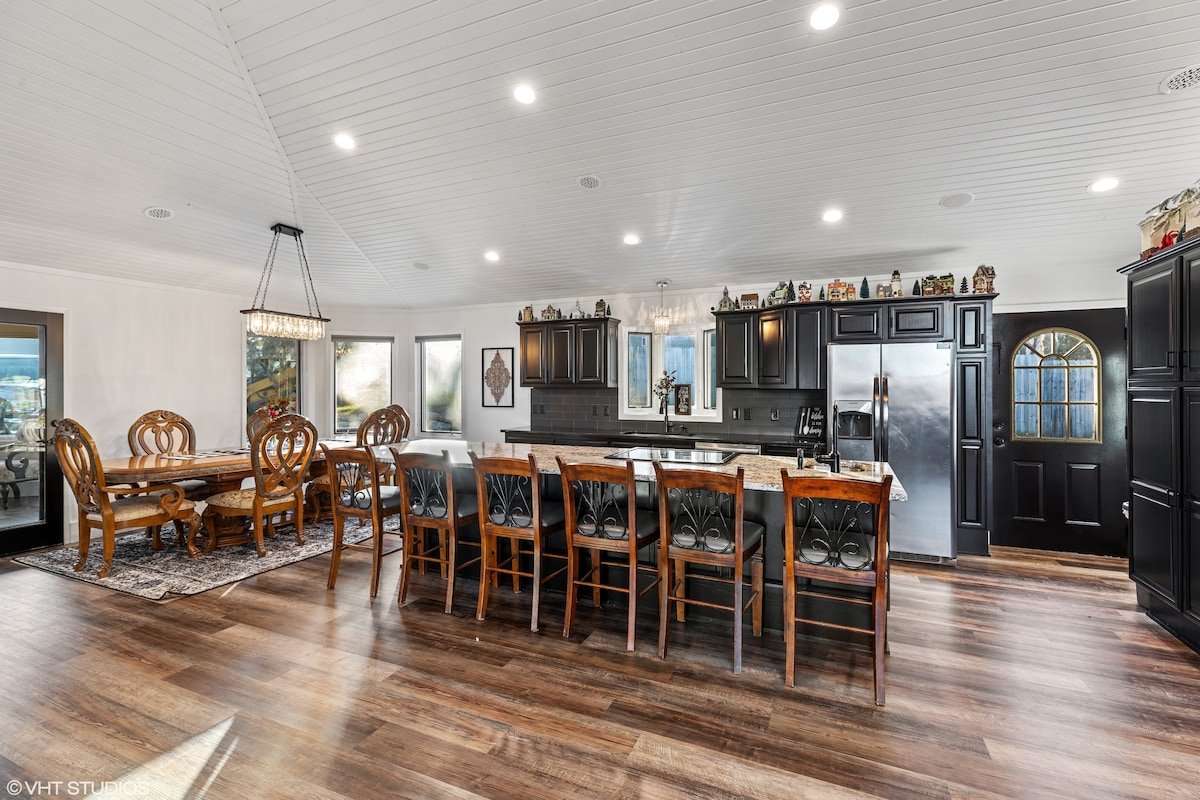 Modern Patio Home Next to Lake Francis Beach! gallery image 5