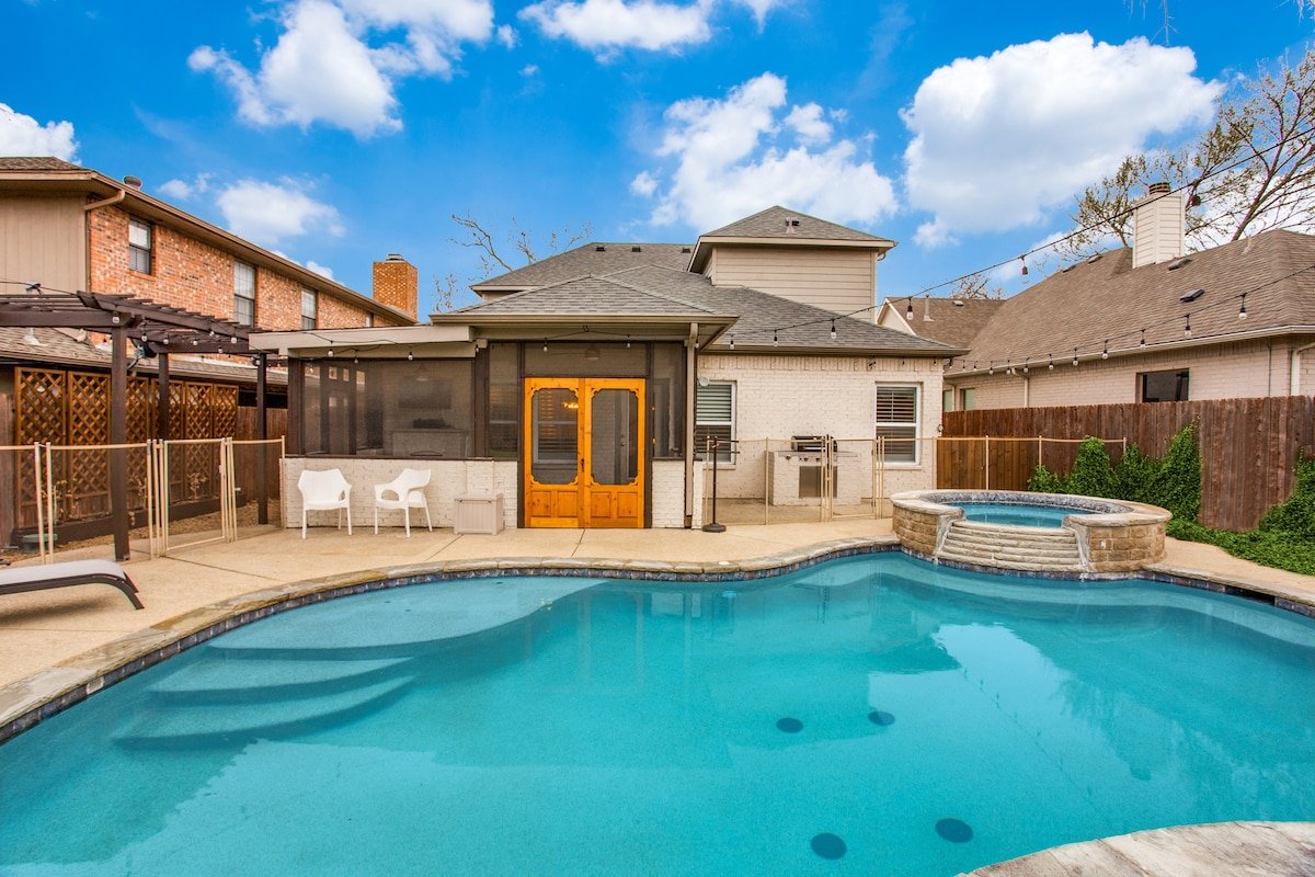 Panther City Paradise ~ Resort Pool & Spa! gallery image 3