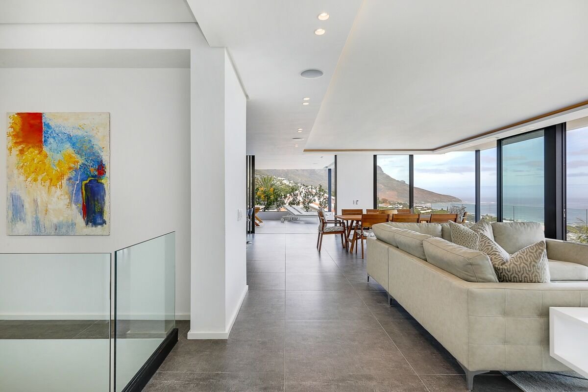 CAMPS BAY AND THE FANTASTIC BEAUTY OF CAPE TOWN gallery image 4