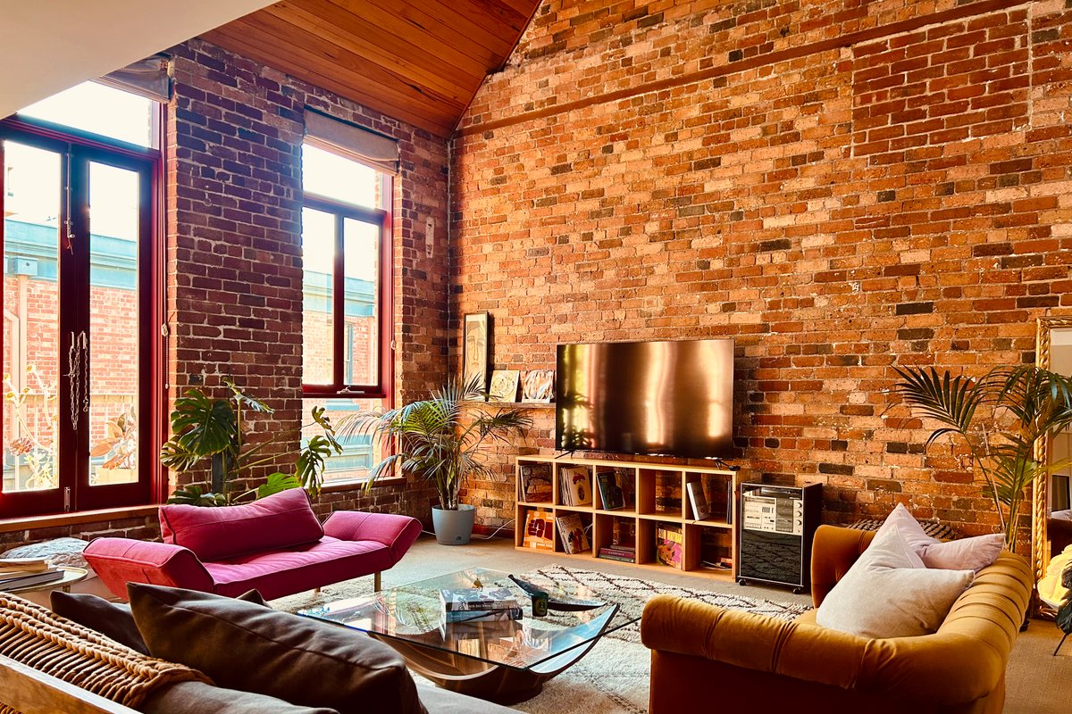 The Brick House | Fitzroy 3BR + 2Bathrooms