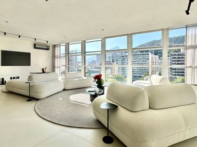 Luxury apartment with ocean view in Ipanema