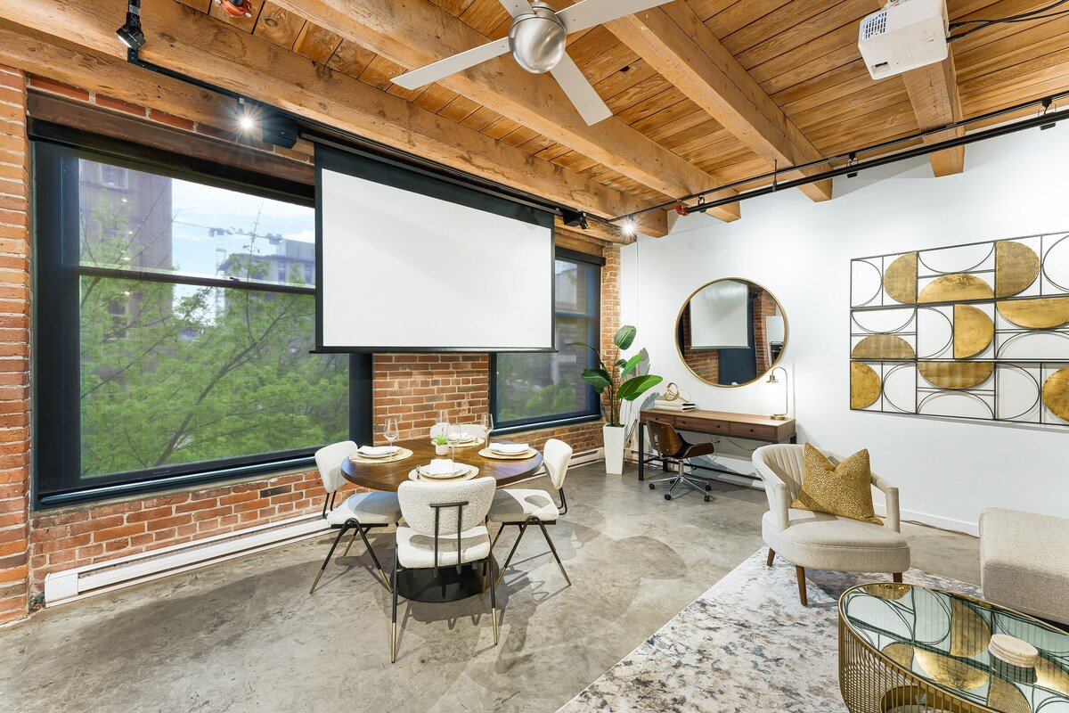 Spacious Gastown Loft | 2Bed | Secure Parking | AC gallery image 4