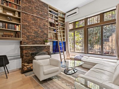 Rove Travel | Charles Court | Grand 2BR Duplex