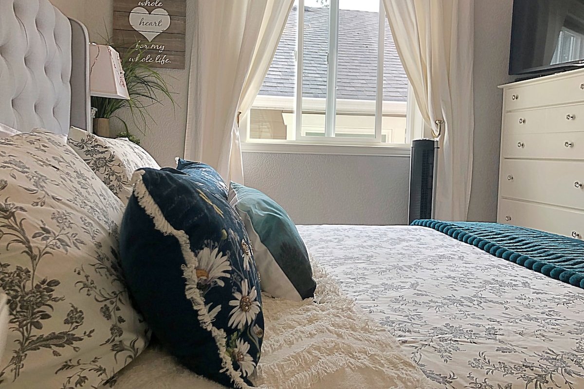 3 Bedroom Lux Bear Mountain Home gallery image 5