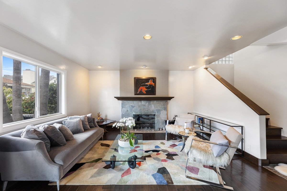 Chic Family Beach Home on Coveted Walk Street gallery image 3