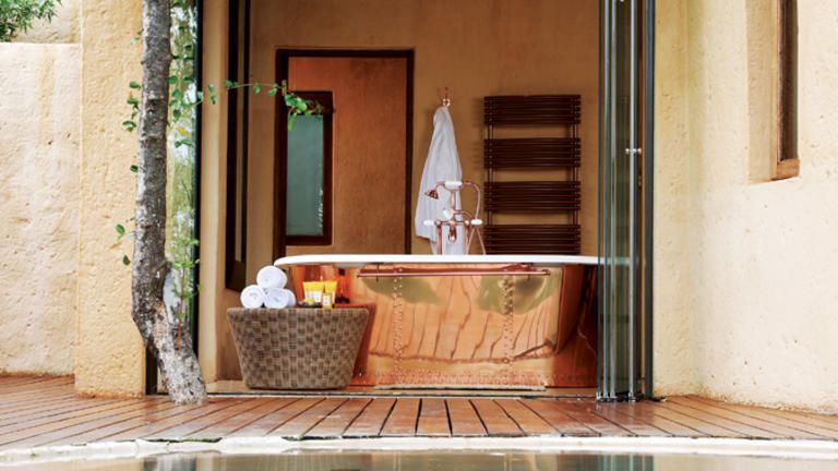 Molori Safari Lodge Ngwedi Premier Suite (Sleeps 2)