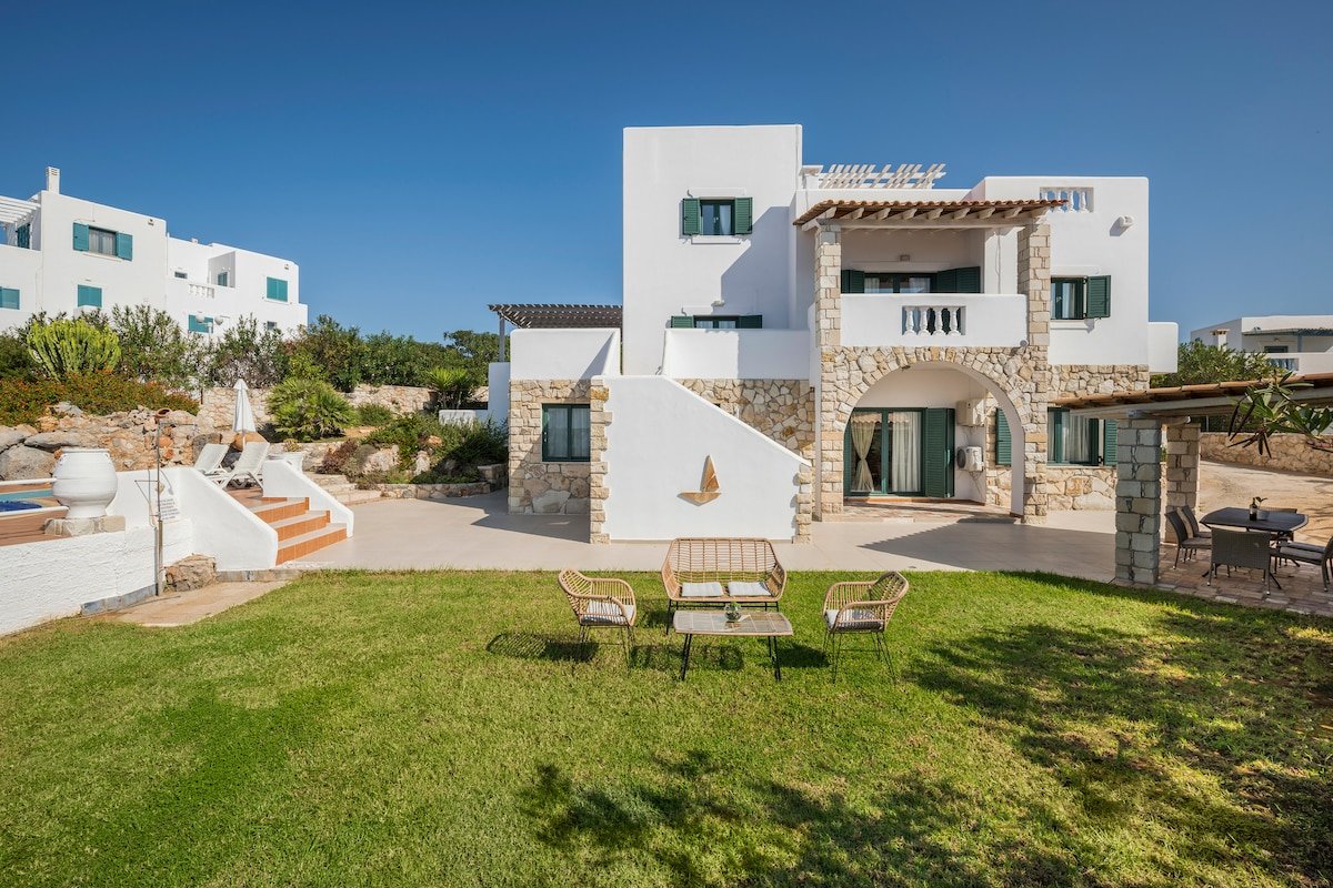 Seafront Villa Shore, Sea & Sun Villas gallery image 3