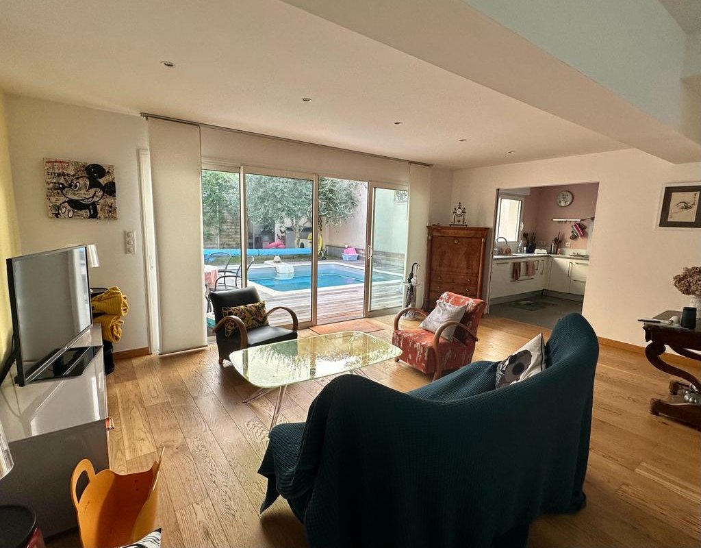 Villa centre ville avec piscine gallery image 4