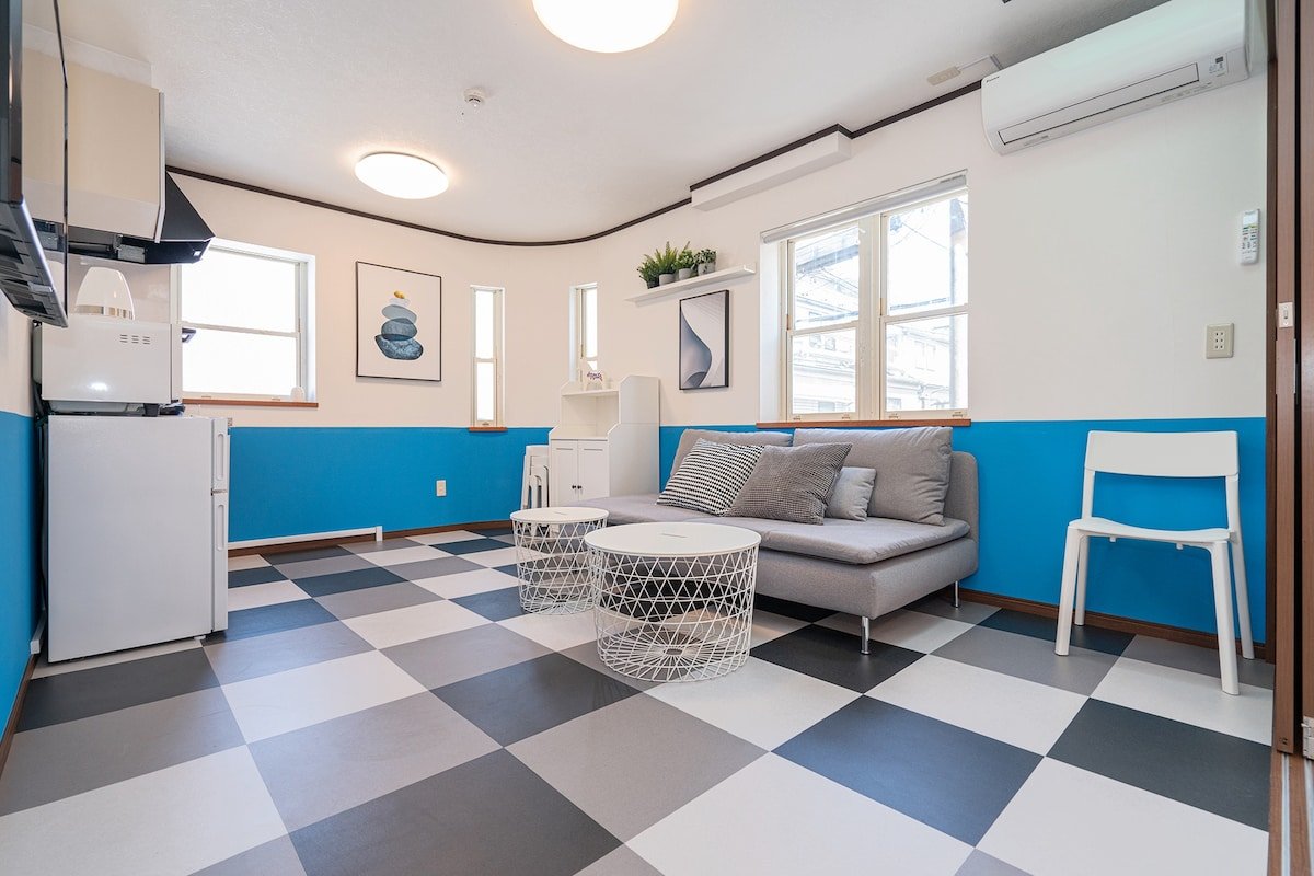 JR Shin-Okubo Station 6 mins walk.Designer’s Apt gallery image 2