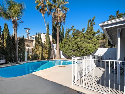 Prime location, 10 mins to universal studio & pool