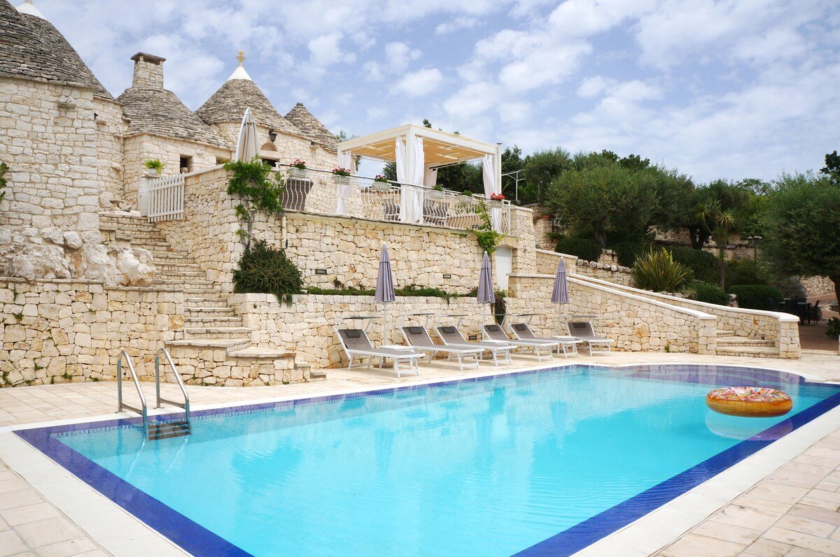 Trullo with swimming Pool in Puglia – Alberobello gallery image 3