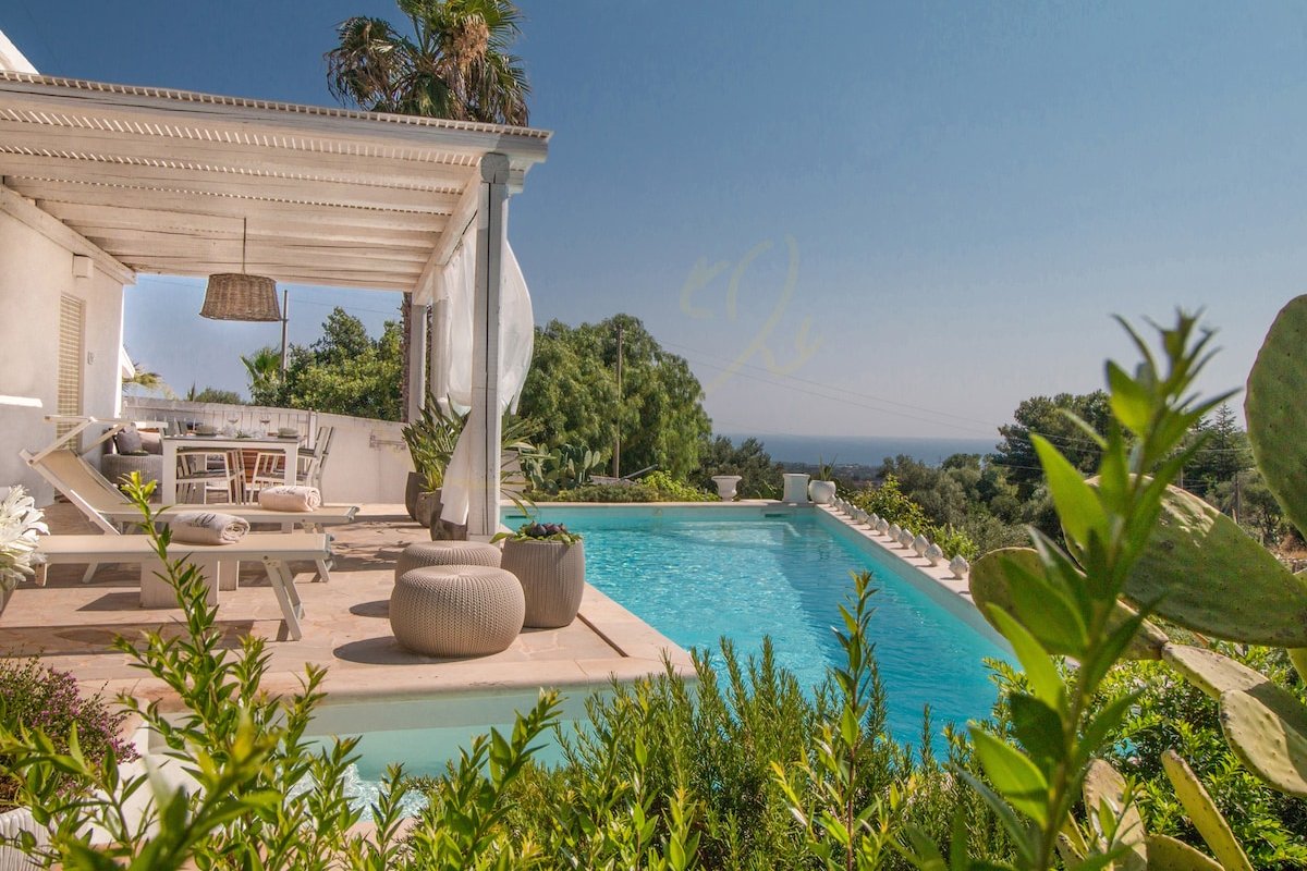 TD Casa Fusella with Panoramic Pool and Sea View gallery image 2