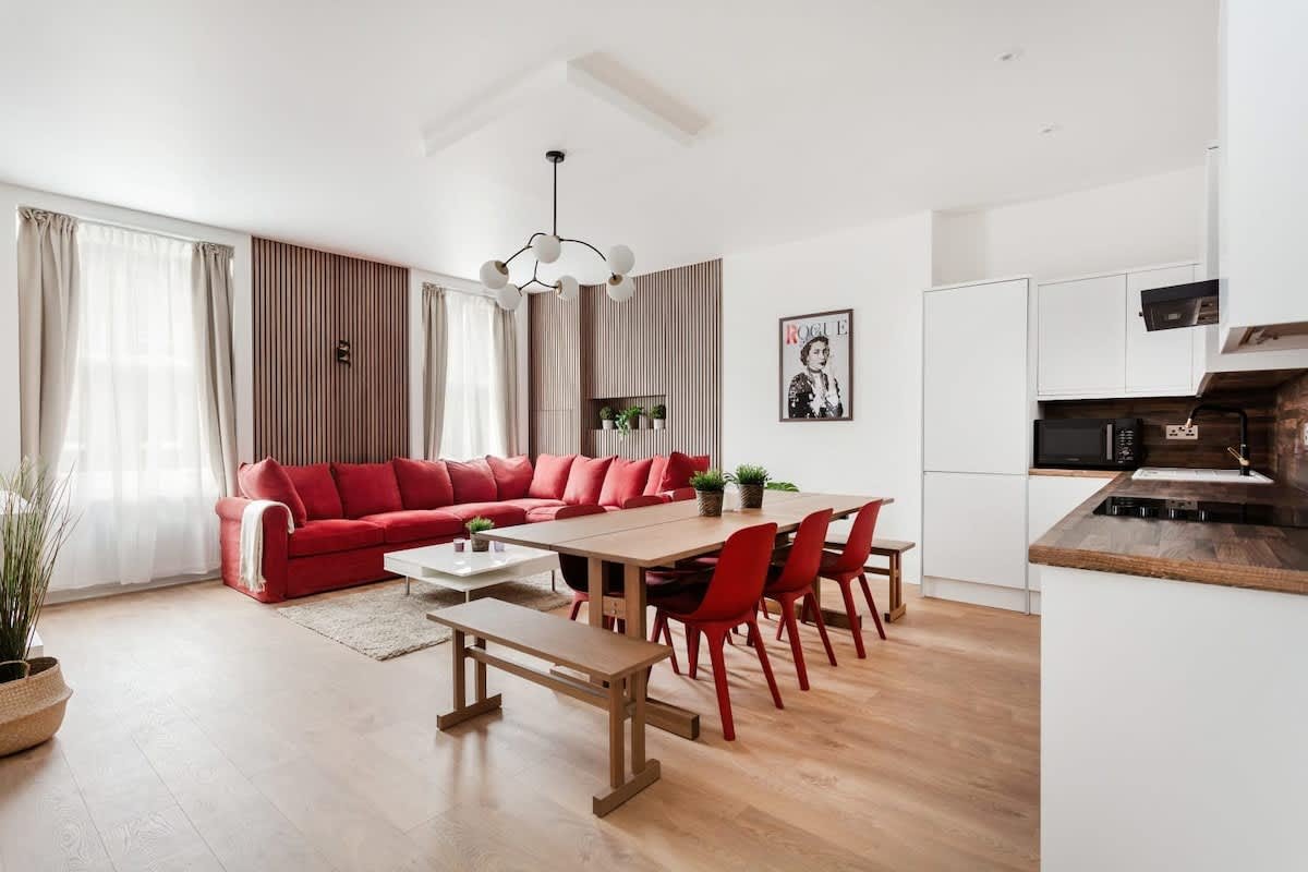 Elegant 2-Bed Oasis | Luxury Living in Marylebone