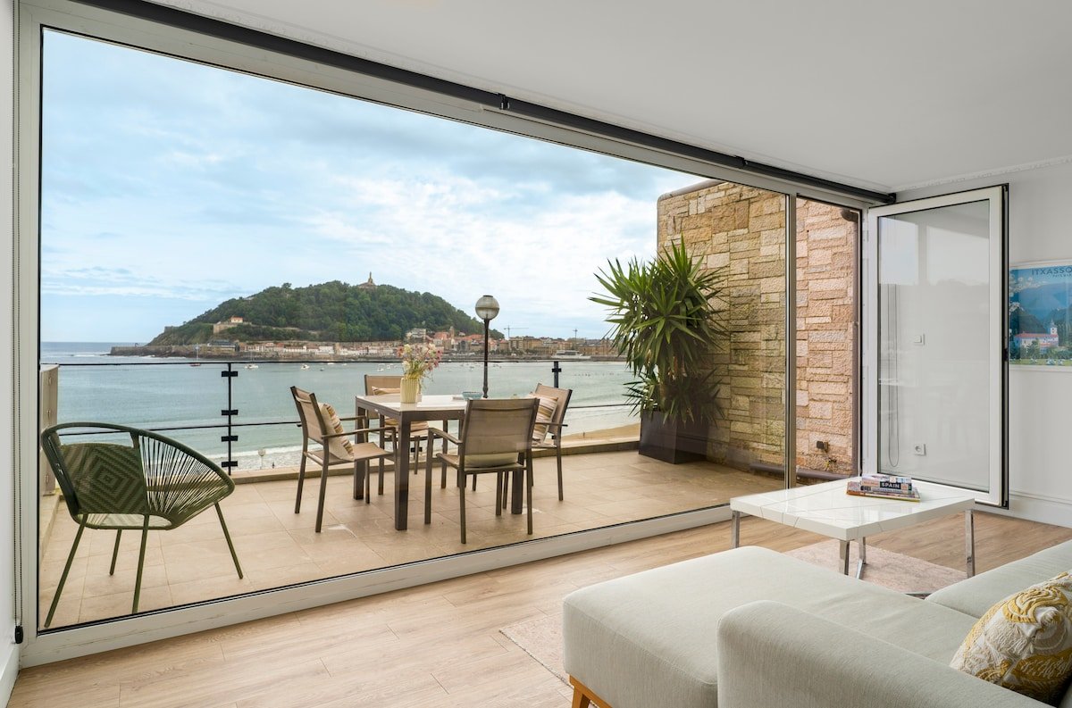 Miraconcha, frente a la playa, vistas y parking. gallery image 4